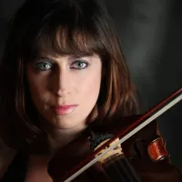 Madeleine Easton, an Australian violinist.